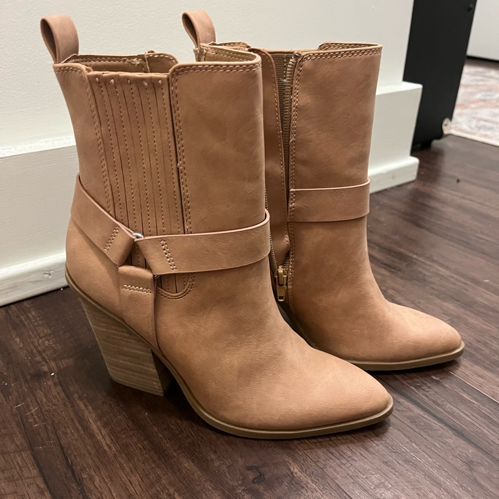Dolce Vita Tan Heel Booties - Picture 4 of 6